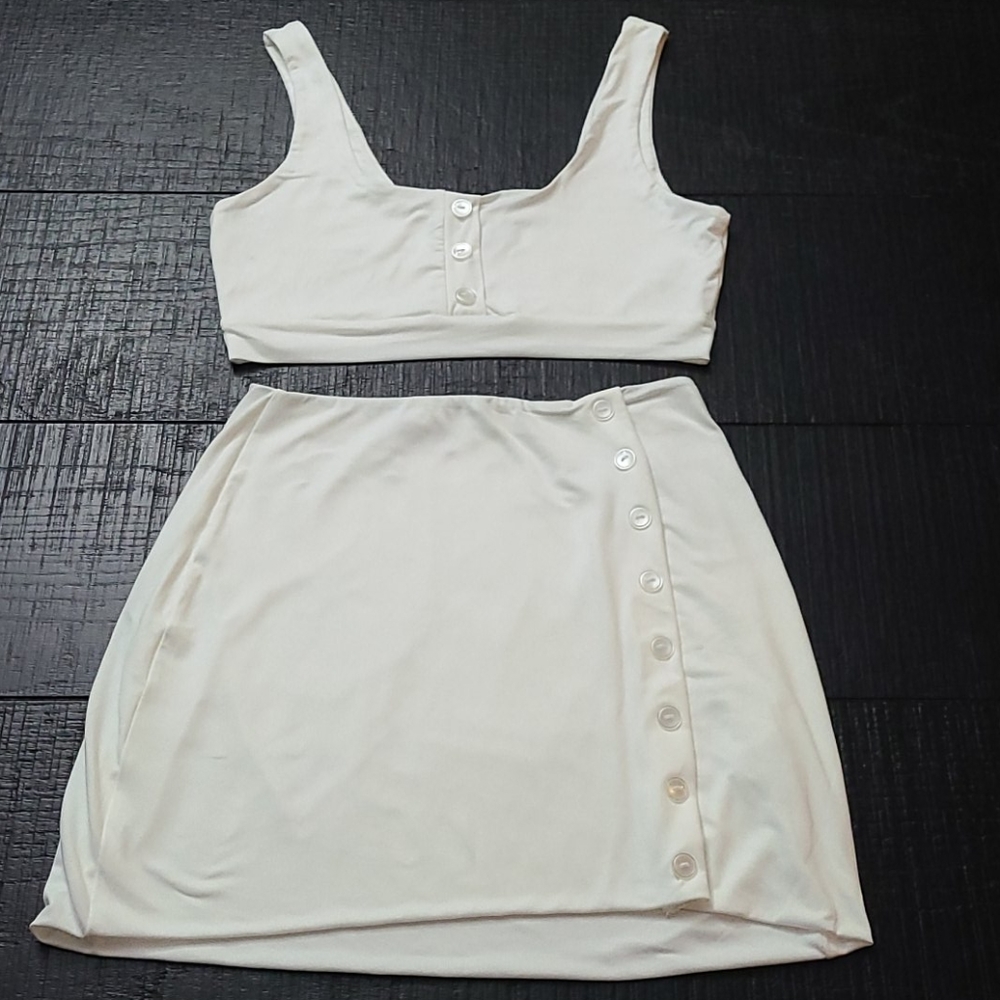 Matching Ivory Skirt Set - Picture 2 of 7